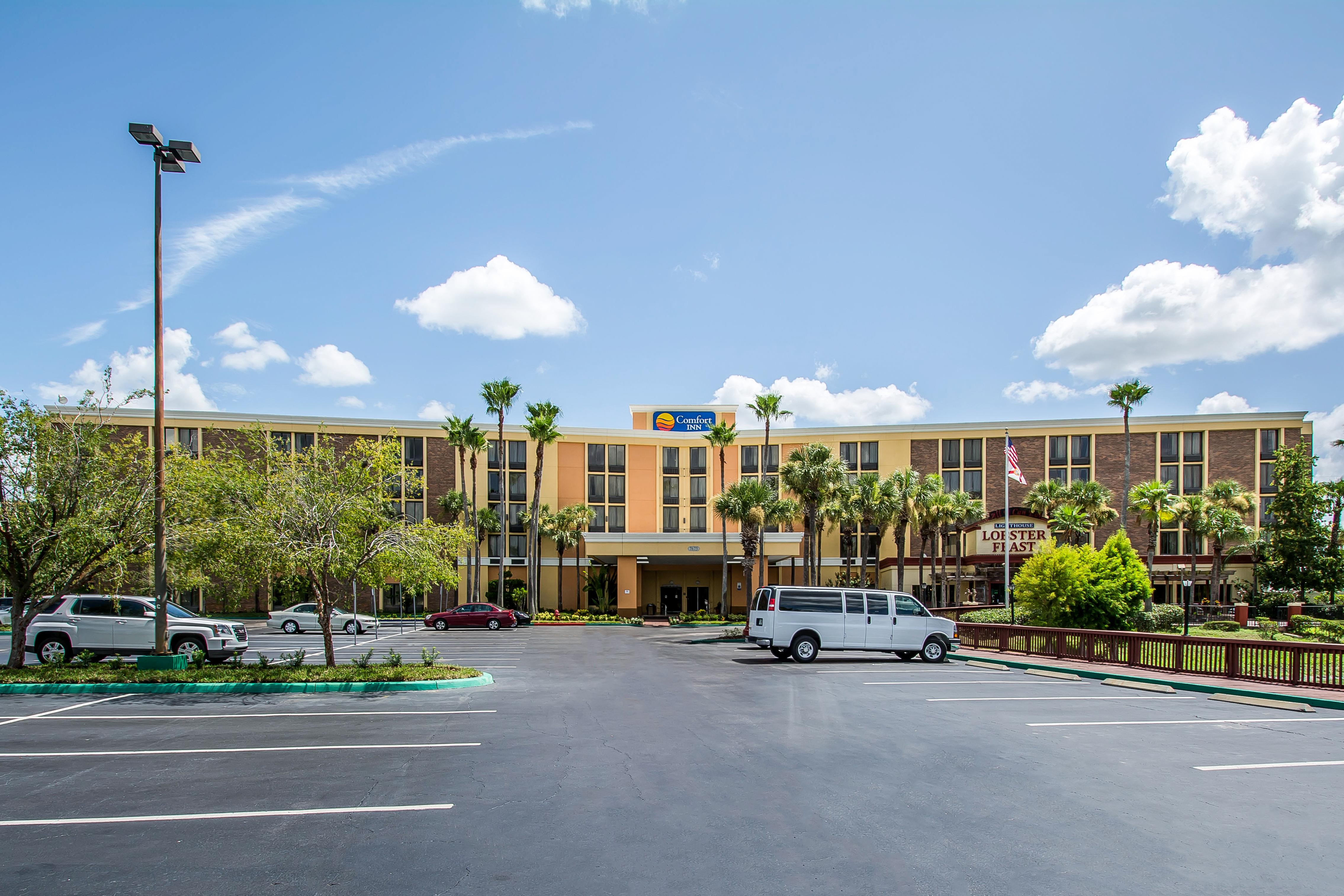 Comfort Inn & Suites Kissimmee By The Parks Four Corners Exterior photo