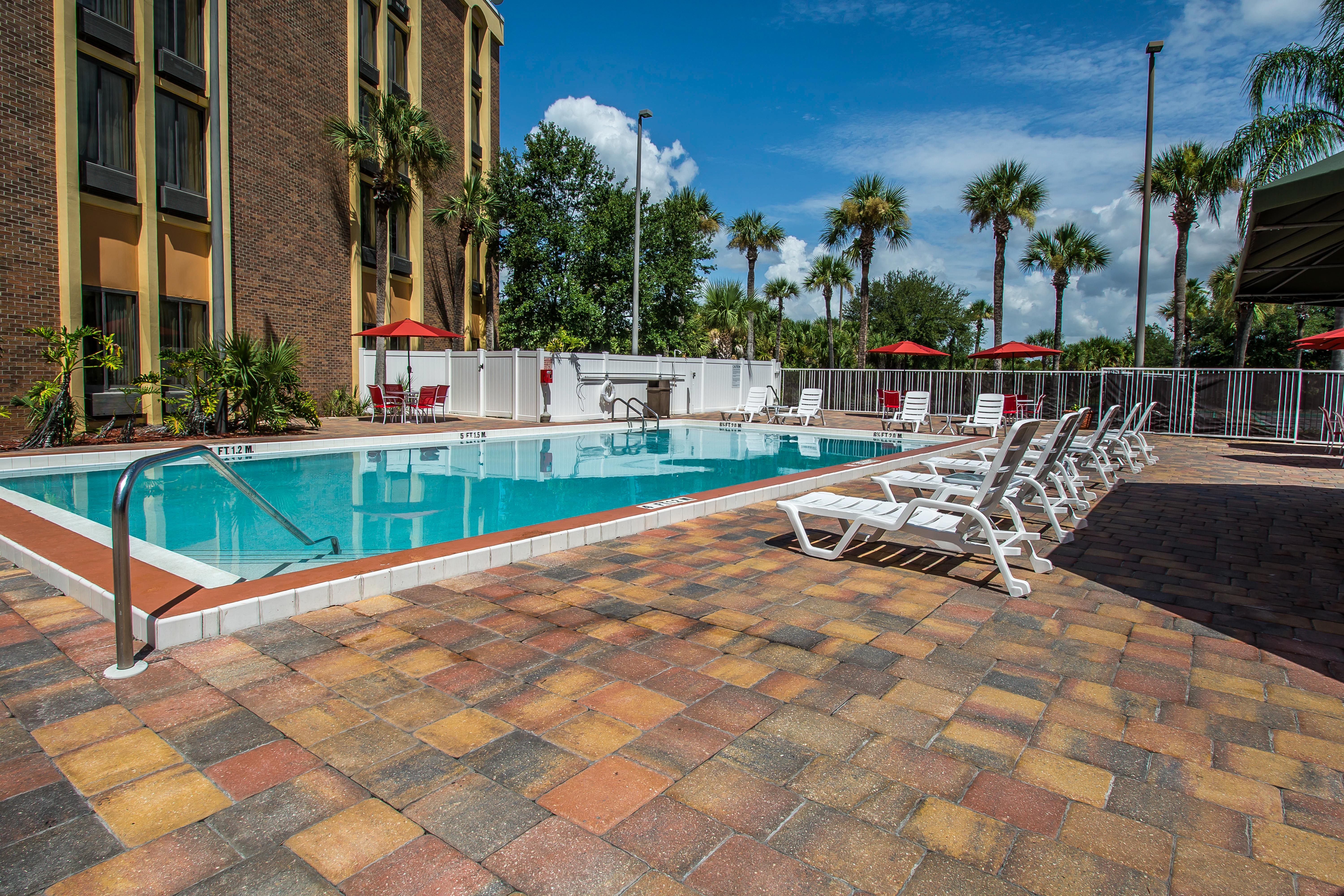 Comfort Inn & Suites Kissimmee By The Parks Four Corners Exterior photo