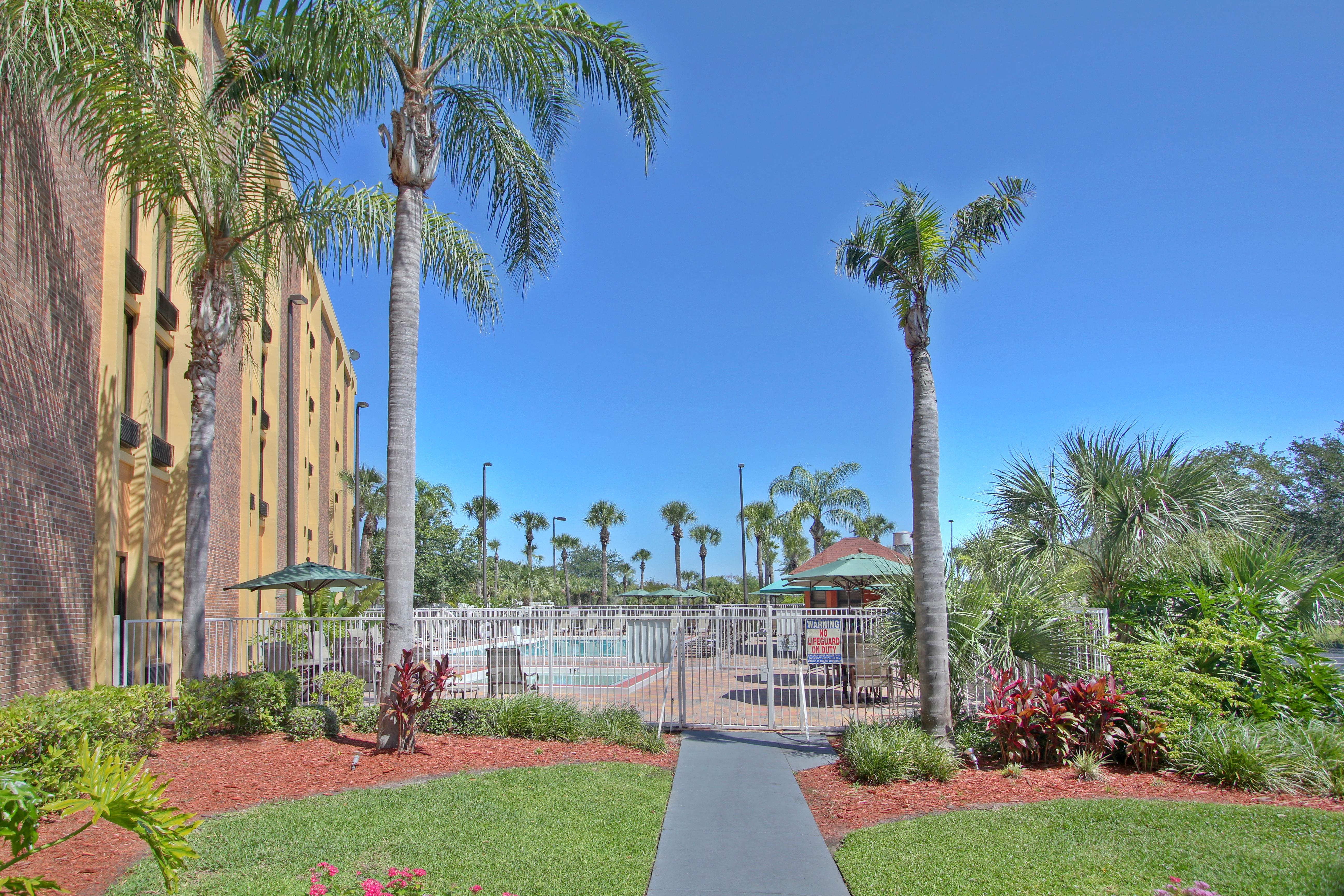 Comfort Inn & Suites Kissimmee By The Parks Four Corners Exterior photo
